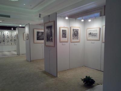 務美出租 上海地區專業畫展掛作品展示板墻架與舞臺搭建一體化服務